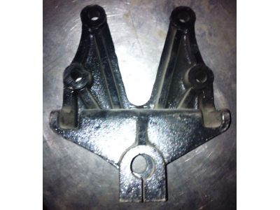 Кронштейн крепления передней рессоры передний 6х4 F J6 FAW (ФАВ) 2932441-80B/C для самосвала фото 1 Казань